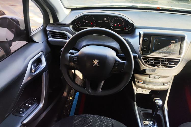 Used Peugeot 2008 2018 1.6L Automatic Fashion Edition Steering Wheel