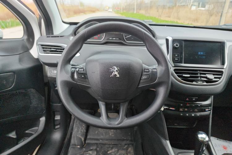 Used Peugeot 2008 2018 230THP Automatic Fashion Edition Steering Wheel