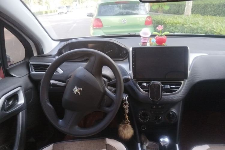 Used Peugeot 2008 2018 1.6L Automatic Trend Edition Steering Wheel