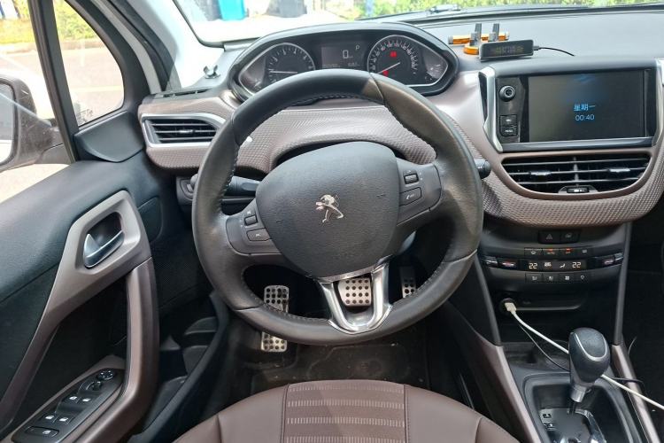 Used Peugeot 2008 2018 230THP Automatic Luxury Edition Steering Wheel