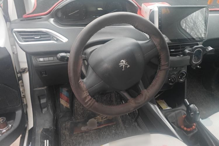Used Peugeot 2008 2018 1.6L Manual Trend Edition Steering Wheel