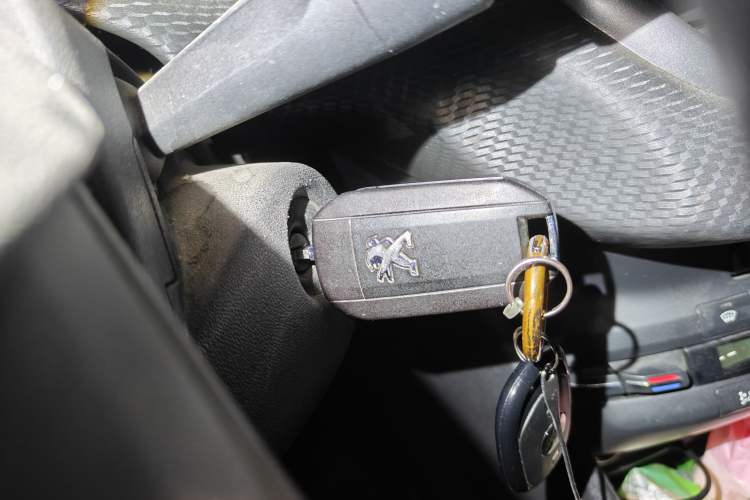 Used Peugeot 2008 2018 1.6L Automatic Connectivity Model Vehicle Key