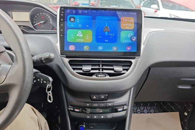 Used Peugeot 2008 2018 1.6L Automatic Fashion Edition Audio And AC Panel