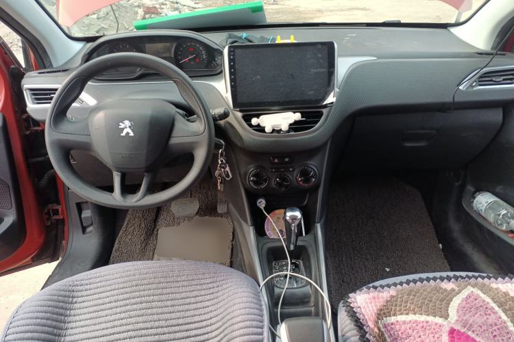 Used Peugeot 2008 2018 1.6L Automatic Trend Edition Center Console