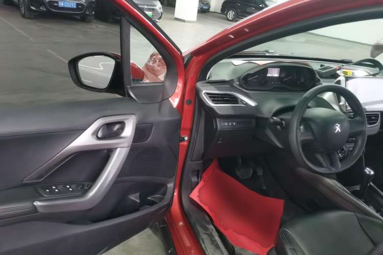 Used Peugeot 2008 2018 1.6L Automatic Trend Edition Driver Seat