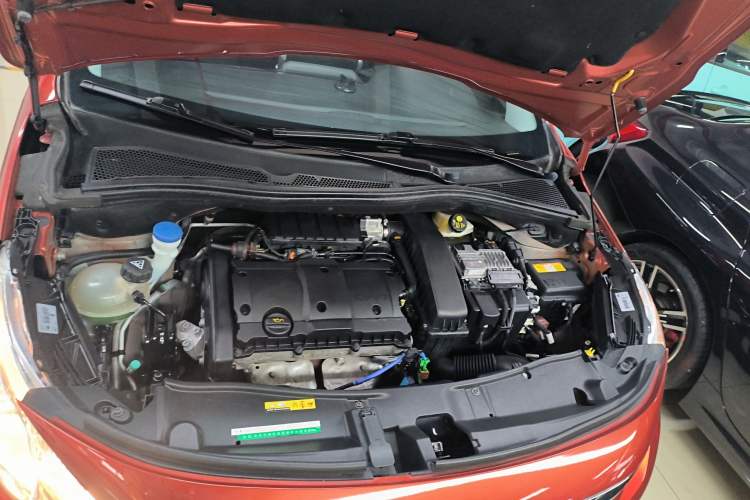 Used Peugeot 2008 2018 1.6L Automatic Trend Edition Engine Bay