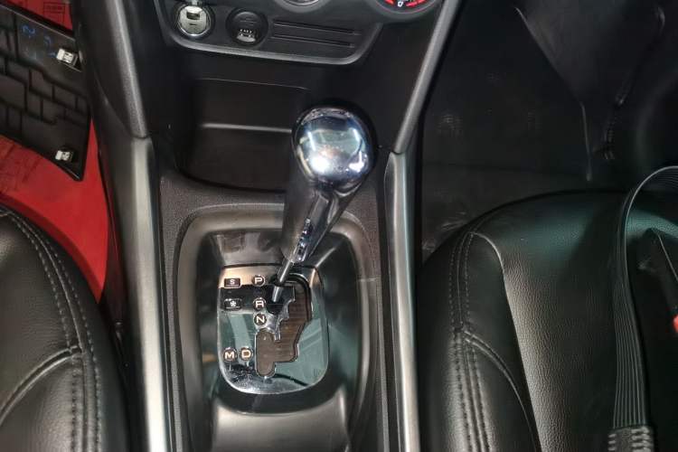Used Peugeot 2008 2018 1.6L Automatic Trend Edition Gear Lever