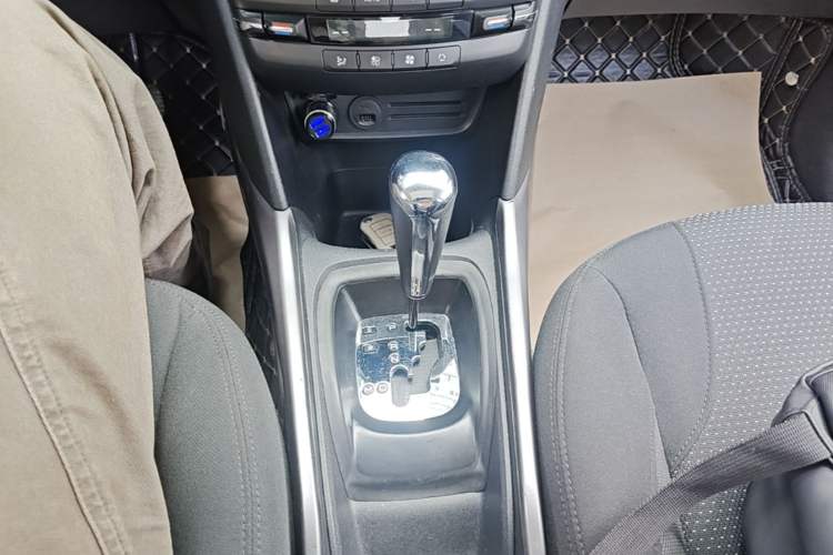 Used Peugeot 2008 2018 1.6L Automatic Fashion Edition Gear Lever