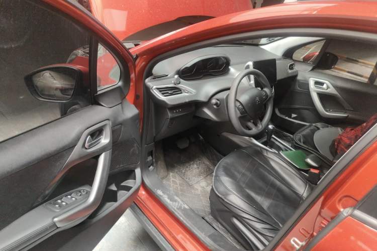 Used Peugeot 2008 2018 1.6L Automatic Fashion Edition Interior 3