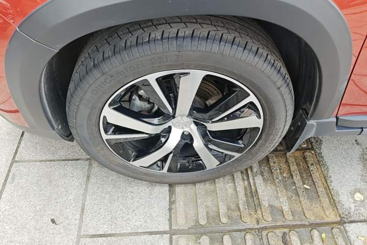 Used Peugeot 2008 2018 1.6L Automatic Fashion Edition Left Front Wheel Hub