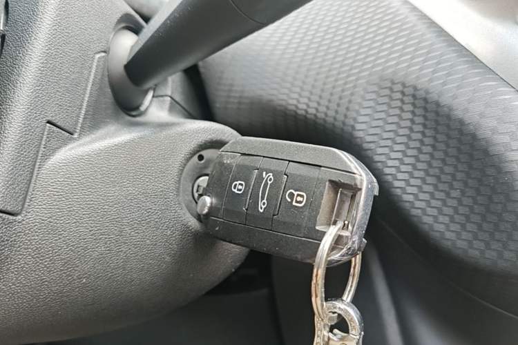 Used Peugeot 2008 2018 1.6L Automatic Fashion Edition Vehicle Key