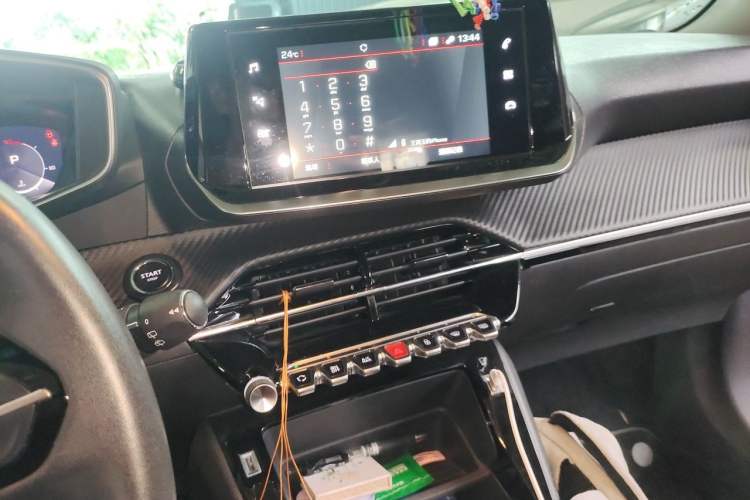 Used Peugeot 2008 2020 230THP 3D ZhenShang Edition Audio And AC Panel