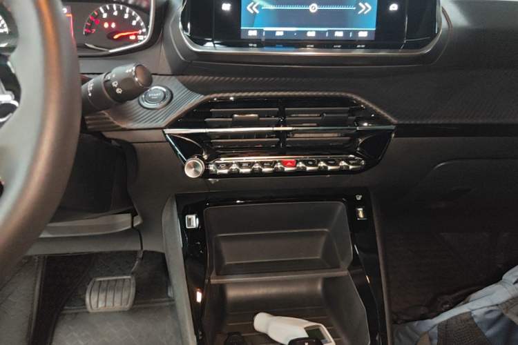 Used Peugeot 2008 2020 230THP RuiShang Edition Audio And AC Panel