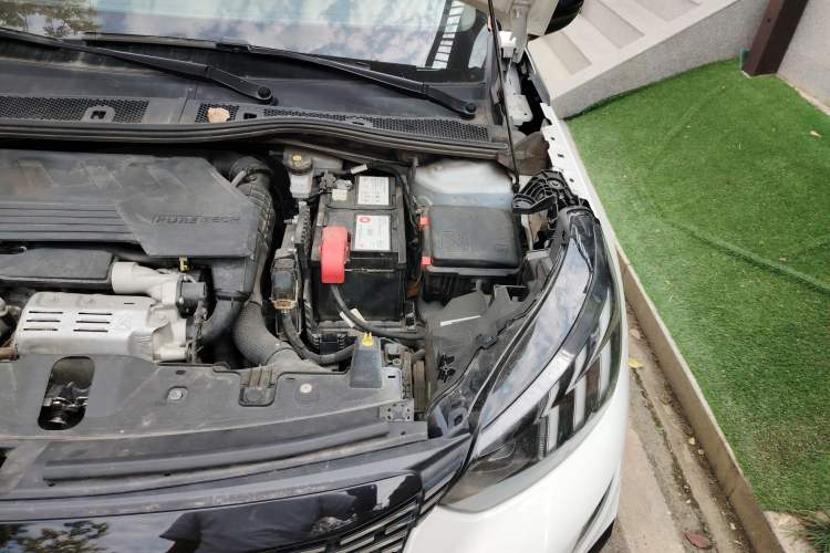 Used Peugeot 2008 2020 230THP RuiShang Edition Engine Bay Left