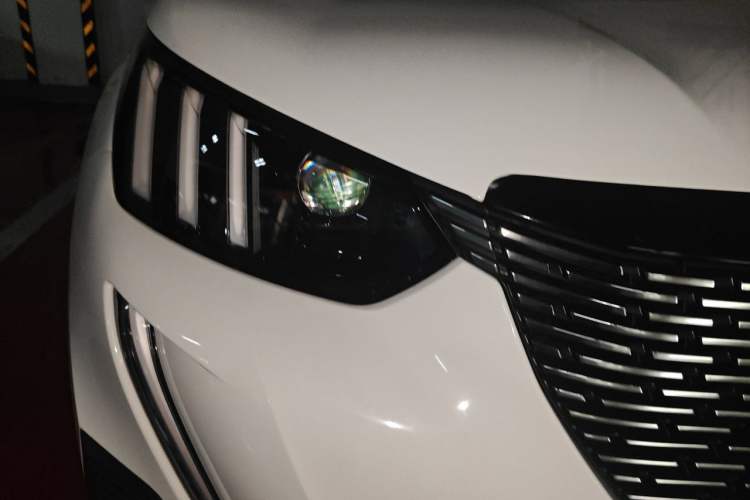Used Peugeot 2008 2020 230THP RuiShang Edition Right Front Headlight