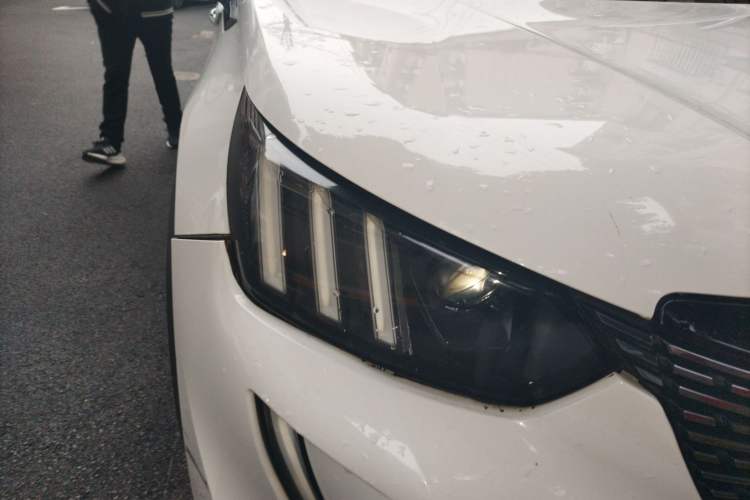 Used Peugeot 2008 2020 230THP RuiShang Edition Right Front Headlight
