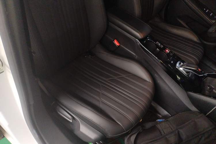 Used Peugeot 2008 2020 230THP 3D ZhenShang Edition Right Front Seat