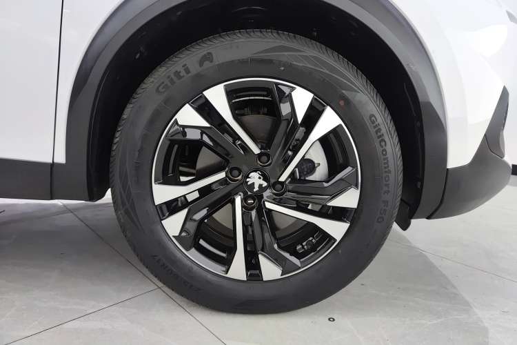 Used Peugeot 2008 2020 230THP Fashion Edition Right Front Wheel Hub