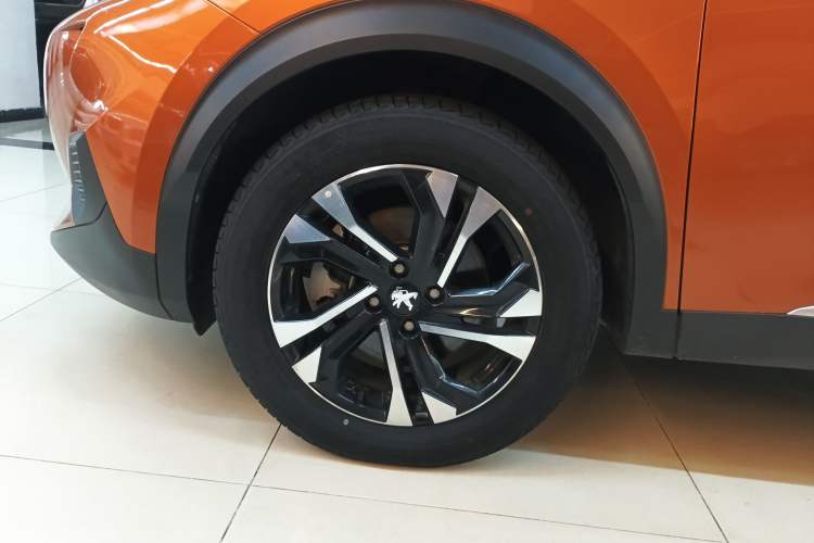 Used Peugeot 2008 2020 230THP Fashion Edition Left Front Wheel Hub