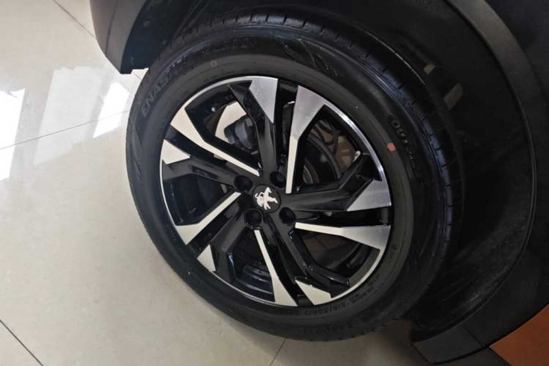 Used Peugeot 2008 2020 230THP Style with Sunroof Right Rear Wheel Hub
