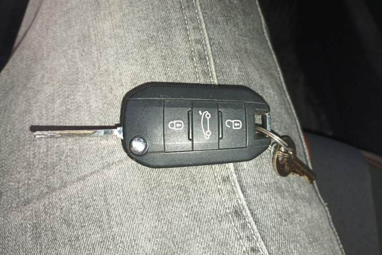 Used Peugeot 2008 2020 230THP Fashion Edition Vehicle Key