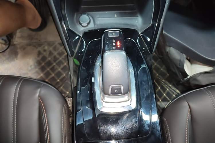 Used Peugeot 2008 2022 230THP THE ONE Gear Lever