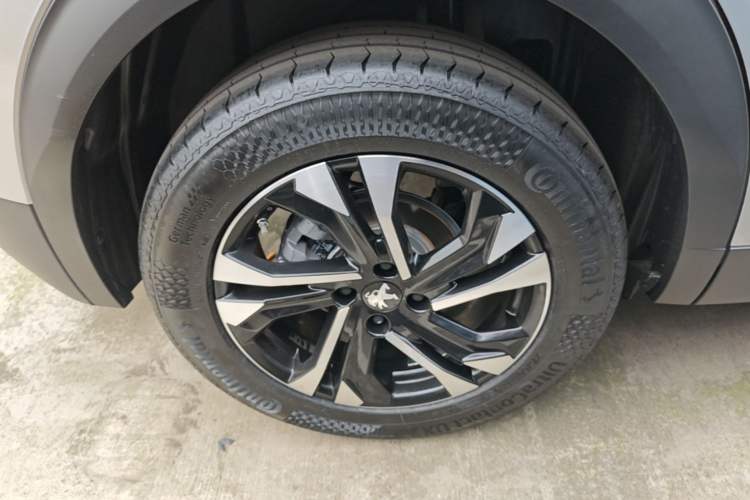 Used Peugeot 2008 2022 230THP THE ONE Right Rear Wheel Hub