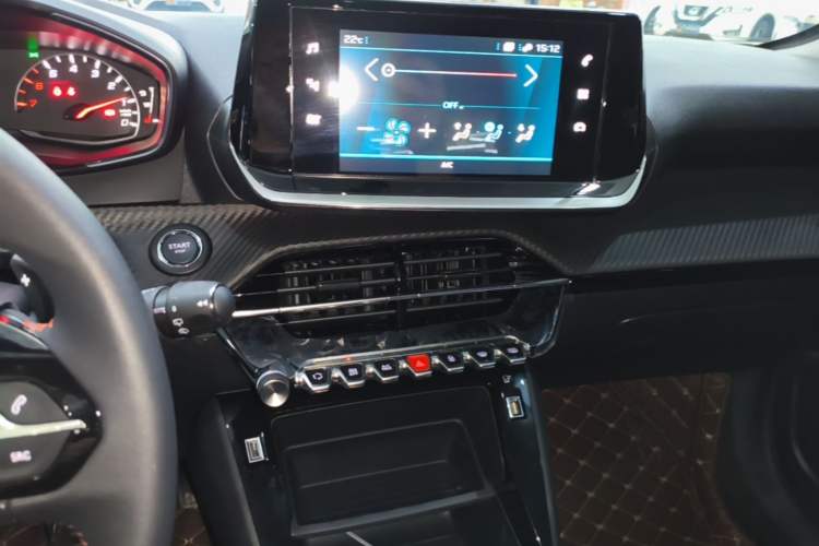 Used Peugeot 2008 2022 230THP THE ONE Audio And AC Panel
