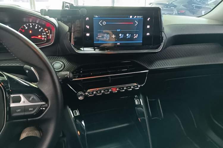 Used Peugeot 2008 2022 230THP THE ONE Audio And AC Panel