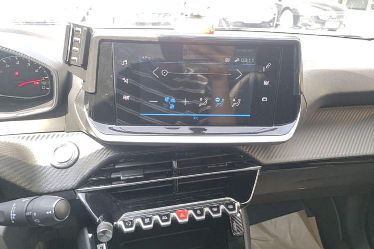 Used Peugeot 2008 2022 230THP THE ONE Audio And AC Panel