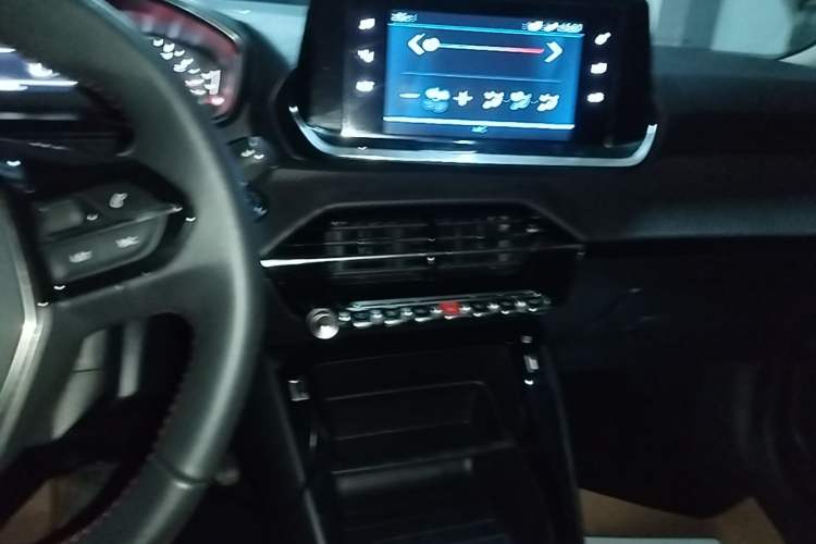 Used Peugeot 2008 2022 230THP THE ONE Audio And AC Panel
