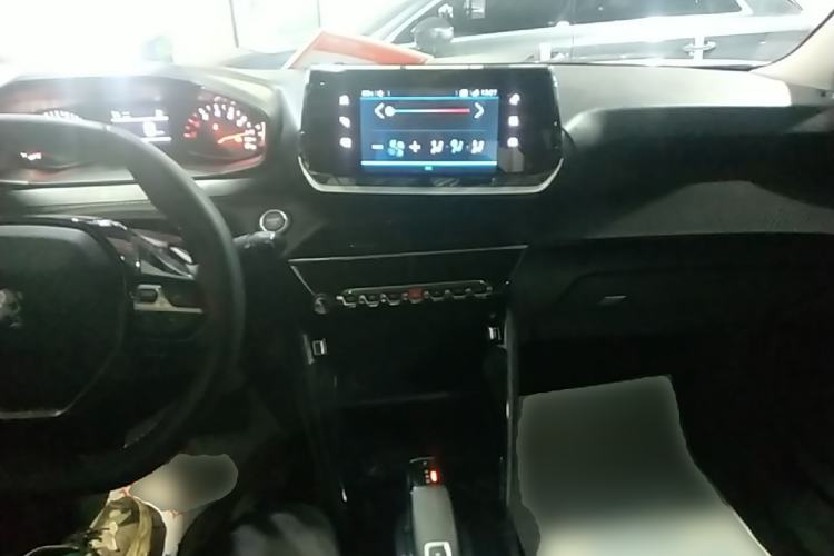 Used Peugeot 2008 2022 230THP THE ONE Center Console