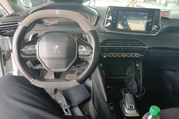 Used Peugeot 2008 2022 230THP THE ONE Center Console