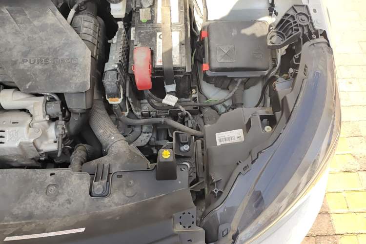 Used Peugeot 2008 2022 230THP THE ONE Engine Bay Left