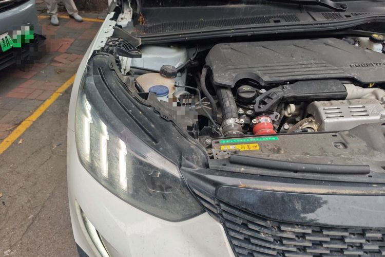 Used Peugeot 2008 2022 230THP THE ONE Engine Bay Right