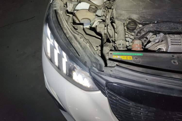 Used Peugeot 2008 2022 230THP THE ONE Engine Bay Right