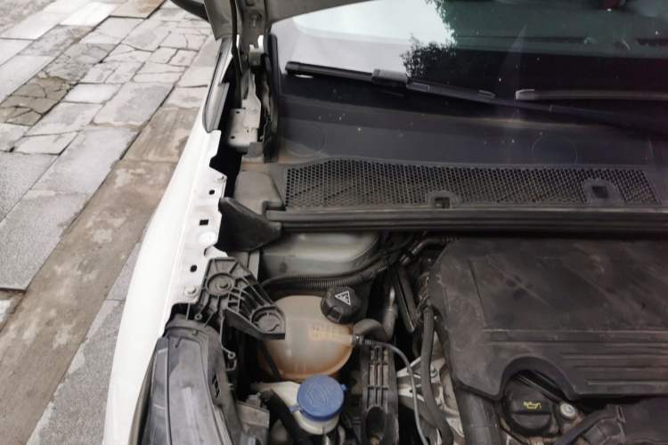 Used Peugeot 2008 2022 230THP THE ONE Engine Bay Right