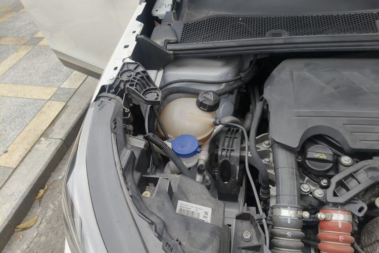 Used Peugeot 2008 2022 230THP THE ONE Engine Bay Right
