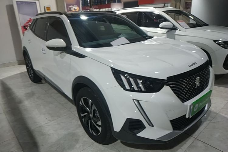 Used Peugeot 2008 2022 230THP THE ONE Front Right 45 Deg