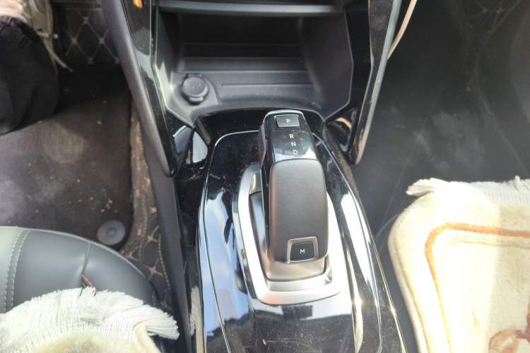 Used Peugeot 2008 2022 230THP THE ONE Gear Lever