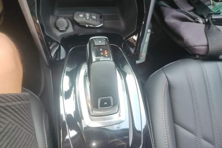 Used Peugeot 2008 2022 230THP THE ONE Gear Lever