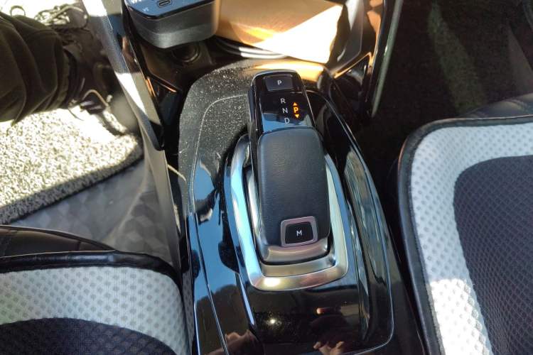 Used Peugeot 2008 2022 230THP THE ONE Gear Lever