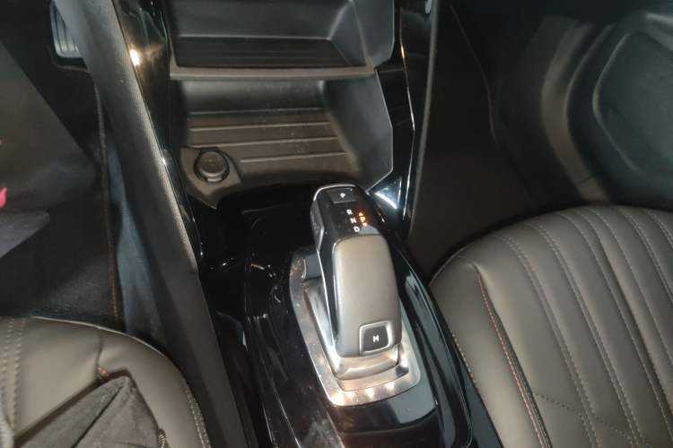 Used Peugeot 2008 2022 230THP THE ONE Gear Lever