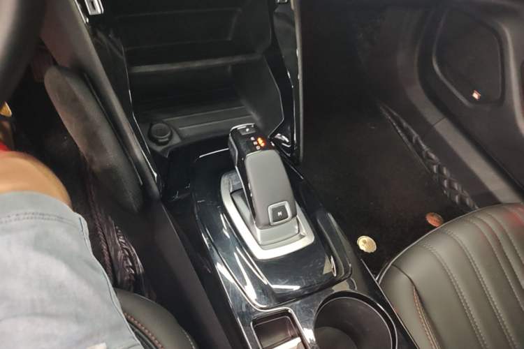 Used Peugeot 2008 2022 230THP THE ONE Gear Lever