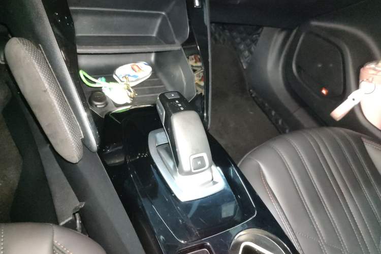 Used Peugeot 2008 2022 230THP THE ONE Gear Lever