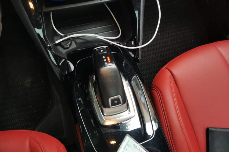 Used Peugeot 2008 2022 230THP THE ONE Gear Lever