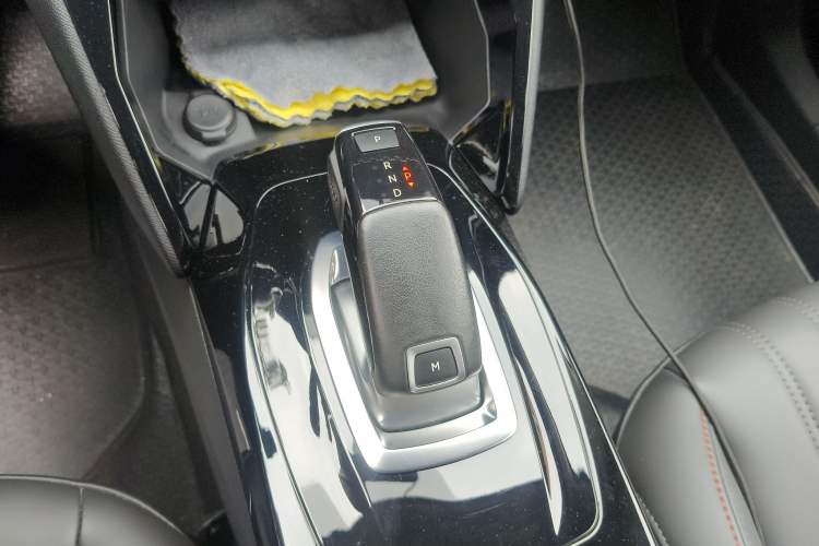 Used Peugeot 2008 2022 230THP THE ONE Gear Lever