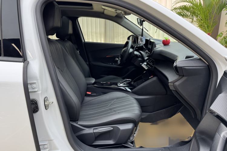 Used Peugeot 2008 2022 230THP THE ONE Interior 4