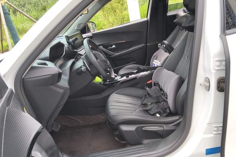 Used Peugeot 2008 2022 230THP THE ONE Left Front Seat