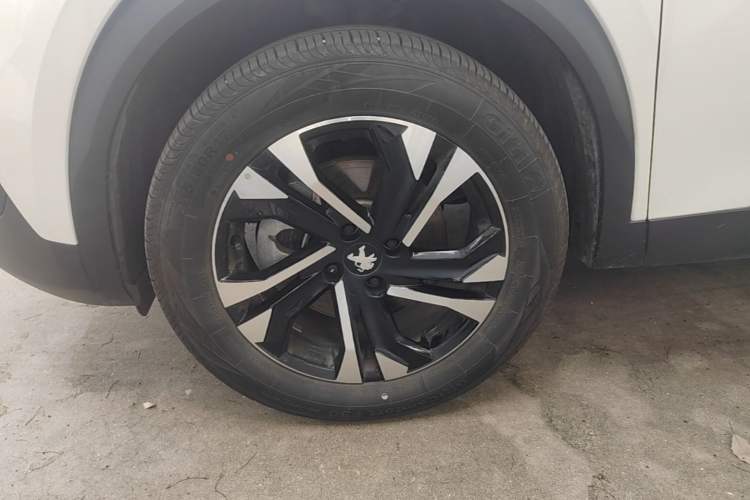 Used Peugeot 2008 2022 230THP THE ONE Left Front Wheel Hub